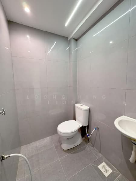 Rumah Teres 1 Tingkat untuk Dijual di Taman Megah Ria (Masai) - Loong Hing Liong - Bathroom - PropertyGuru.com.my