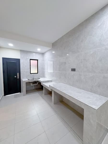 Rumah Teres 1 Tingkat untuk Dijual di Taman Megah Ria (Masai) - Loong Hing Liong - Kitchen - PropertyGuru.com.my