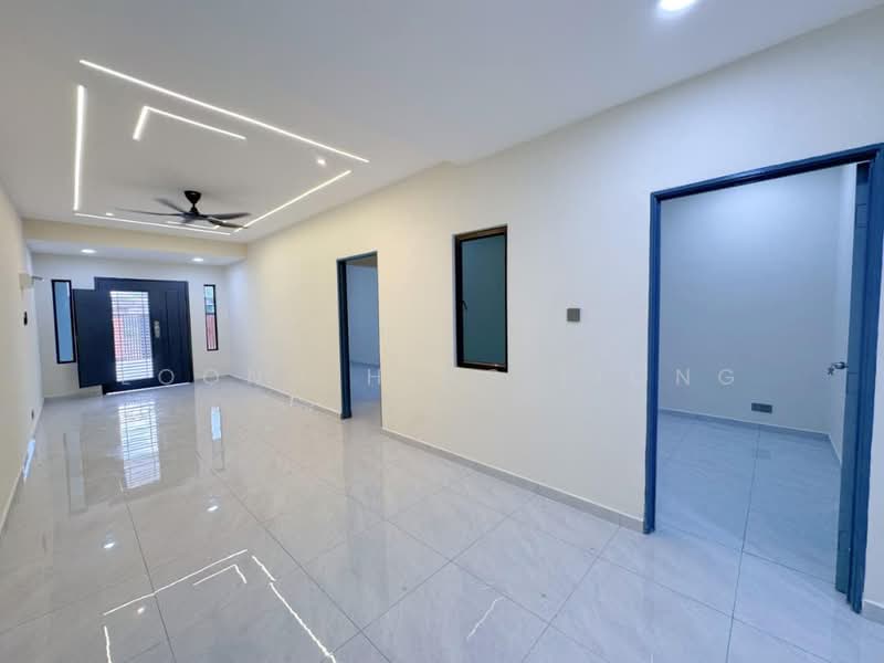 Rumah Teres 1 Tingkat untuk Dijual di Taman Megah Ria (Masai) - Loong Hing Liong - Living Room - PropertyGuru.com.my