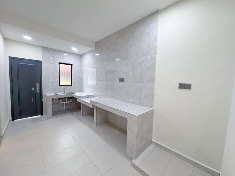 Rumah Teres 1 Tingkat untuk Dijual di Taman Megah Ria (Masai) - Loong Hing Liong - Kitchen - PropertyGuru.com.my