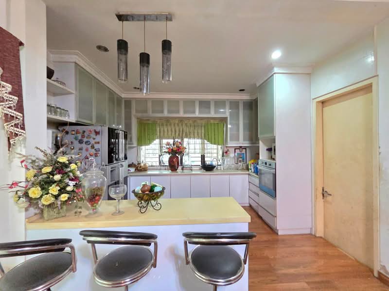 Semi-Detached House for Sale in Seksyen 7 (Bangi) - Nadzmie Nasir - Kitchen - PropertyGuru.com.my
