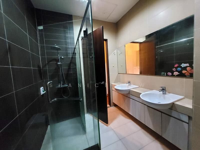 2-storey Terraced House for Sale in Bandar Puteri Puchong (Puchong) - Shanice Low - Bathroom - PropertyGuru.com.my