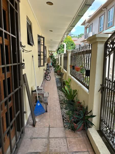 2.5-storey Terraced House for Sale in Bandar Utama 12 (Bandar Utama) - Calvin Law - Exterior - PropertyGuru.com.my