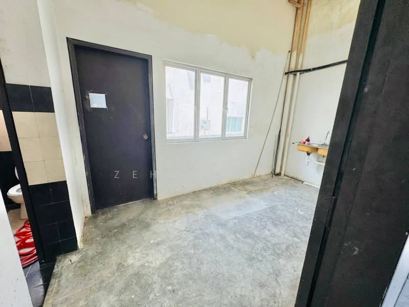 Shop / Office for Rent in Hulu Langat (Selangor) - Zehan Zaki - Interior - PropertyGuru.com.my
