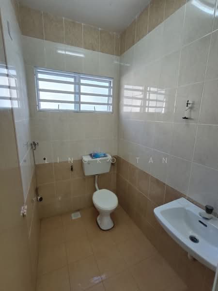 2-storey Terraced House for Rent in Sitiawan (Perak) - Lingko Tan - Bathroom - PropertyGuru.com.my
