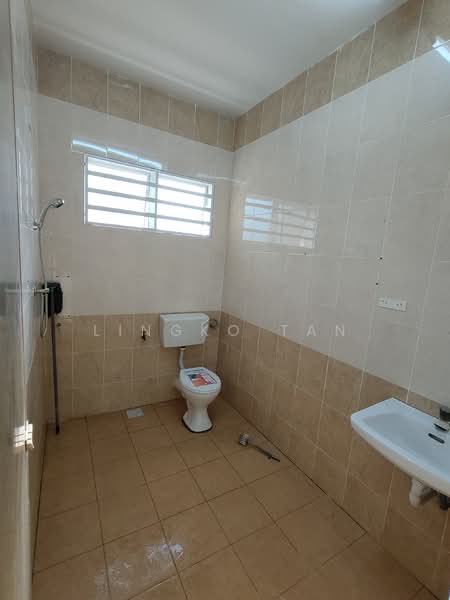 2-storey Terraced House for Rent in Sitiawan (Perak) - Lingko Tan - Bathroom - PropertyGuru.com.my