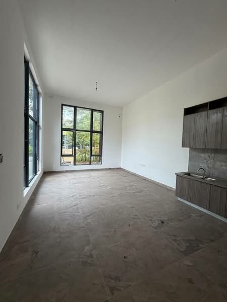 Cluster House for Sale in Forest City (Gelang Patah) - Gideon Chan - Living Room - PropertyGuru.com.my