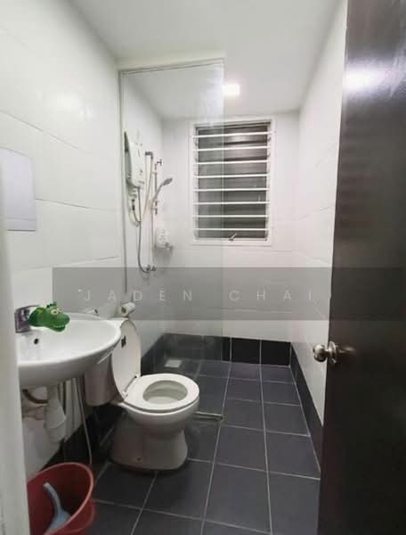 Service Residence for Sale at Amara - Jaden Chai - Bathroom - PropertyGuru.com.my