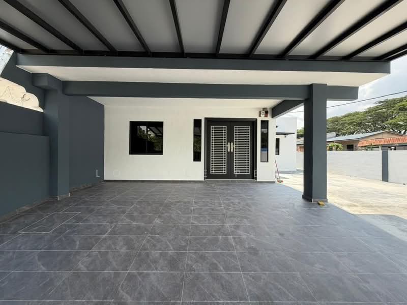 1-storey Terraced House for Sale in Taman Dahlia (Tampoi) - Loh Lee Peng - PropertyGuru.com.my