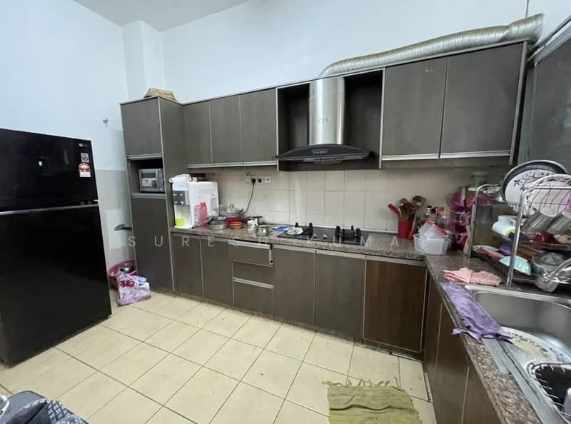 2-storey Terraced House for Sale in Bandar Nusaputra (Puchong) - Suresh Kumar - Kitchen - PropertyGuru.com.my