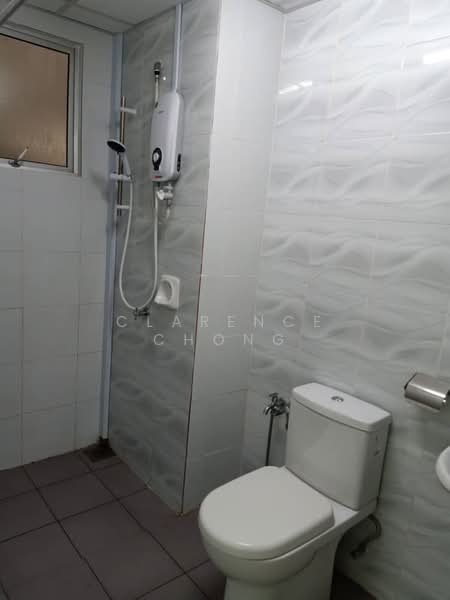 Pangsapuri untuk Disewa di Impiana Sky Residensi - Clarence Chong - Bathroom - PropertyGuru.com.my