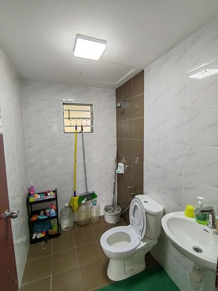 Apartment for Sale at Larai Apartment Presint 6 @ Putrajaya - Ashraf Azwan - Bathroom - PropertyGuru.com.my