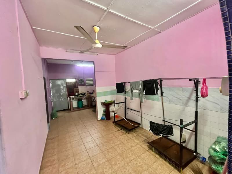 Rumah Teres 1 Tingkat untuk Dijual di Bandar Rinching Seksyen 1 (Semenyih) - Nadzmie Nasir - Kitchen - PropertyGuru.com.my