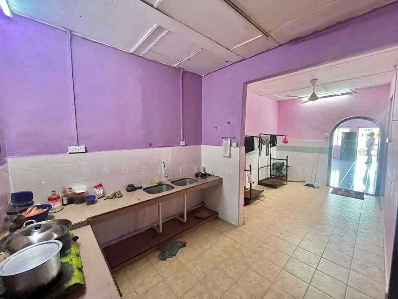 Rumah Teres 1 Tingkat untuk Dijual di Bandar Rinching Seksyen 1 (Semenyih) - Nadzmie Nasir - Kitchen - PropertyGuru.com.my