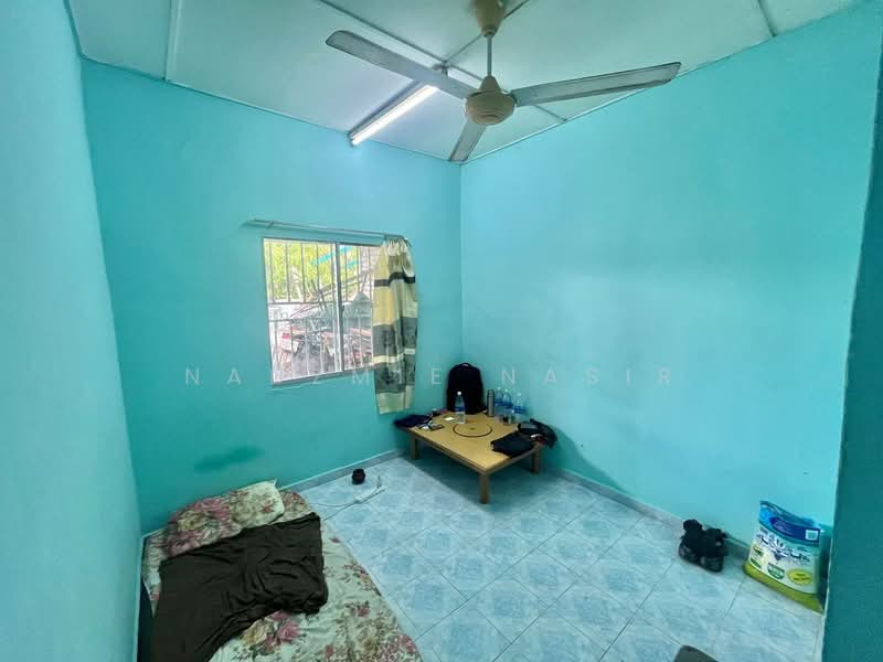 Rumah Teres 1 Tingkat untuk Dijual di Bandar Rinching Seksyen 1 (Semenyih) - Nadzmie Nasir - Bedroom - PropertyGuru.com.my