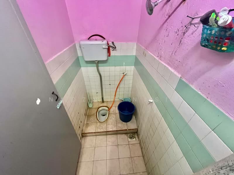 Rumah Teres 1 Tingkat untuk Dijual di Bandar Rinching Seksyen 1 (Semenyih) - Nadzmie Nasir - Bathroom - PropertyGuru.com.my
