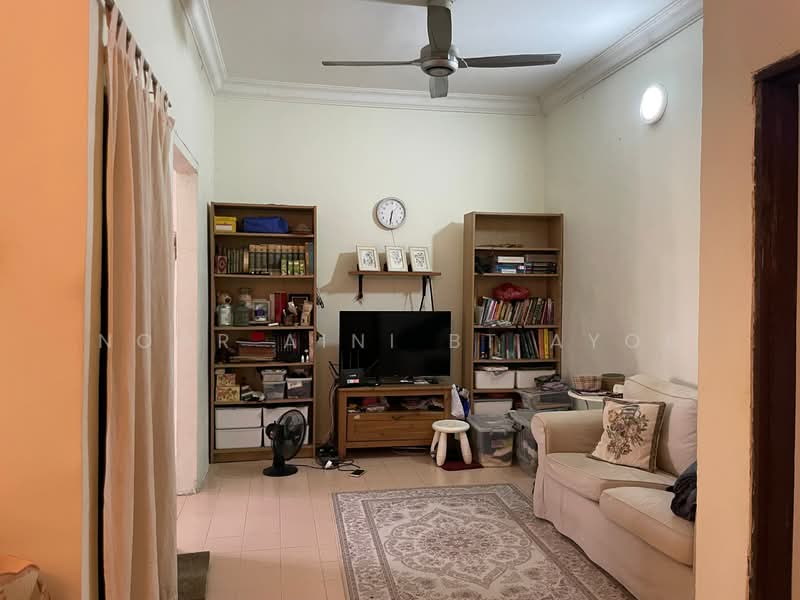 Rumah Teres 2 Tingkat untuk Dijual di Seksyen 4 (Bangi) - Noor Aini Bt Ayob - Living Room - PropertyGuru.com.my