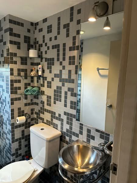 Condominium for Sale at Maxwell Towers - Rachel Leow - Bathroom - PropertyGuru.com.my