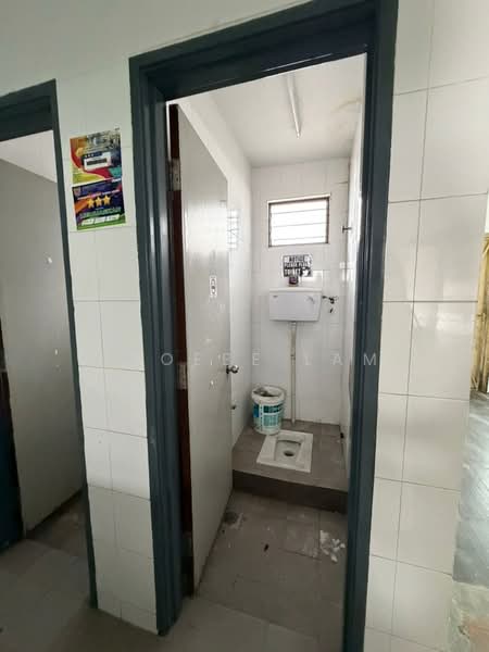 Shop / Office for Rent in Kota Kemuning (Shah Alam) - Phoebe Lam - Bathroom - PropertyGuru.com.my
