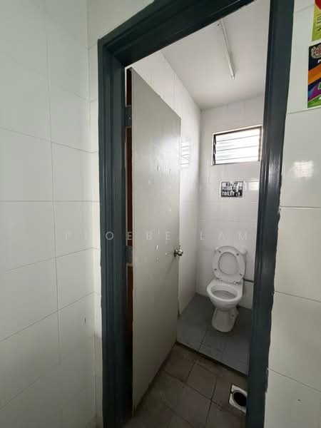 Shop / Office for Rent in Kota Kemuning (Shah Alam) - Phoebe Lam - Bathroom - PropertyGuru.com.my