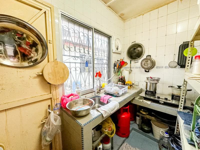 2-storey Terraced House for Sale in Cheras (Kuala Lumpur) - Hanif Hanz - Kitchen - PropertyGuru.com.my