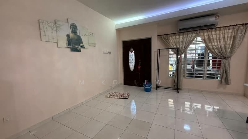 2-storey Terraced House for Sale in Bandar Sungai Long (Selangor) - Miko Lew - Living Room - PropertyGuru.com.my