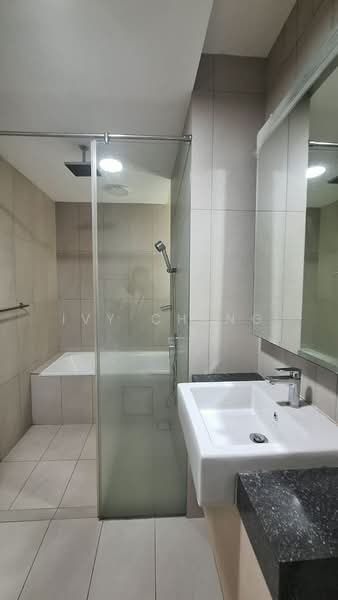 Servis Apartment untuk Dijual di Afiniti Residences - Ivy Cheng - Bathroom - PropertyGuru.com.my