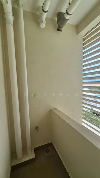 Servis Apartment untuk Dijual di Afiniti Residences - Ivy Cheng - Balcony - PropertyGuru.com.my