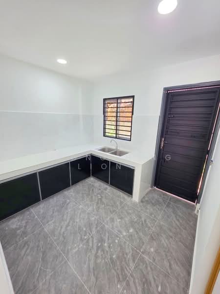 2-storey Terraced House for Sale in Bandar Seri Alam (Masai) - Loong Hing Liong - Kitchen - PropertyGuru.com.my