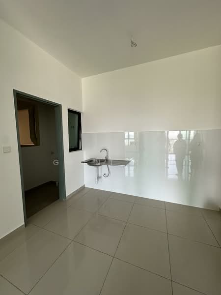 Service Residence for Sale at Parkland Residence - Grant Yip - Kitchen - PropertyGuru.com.my