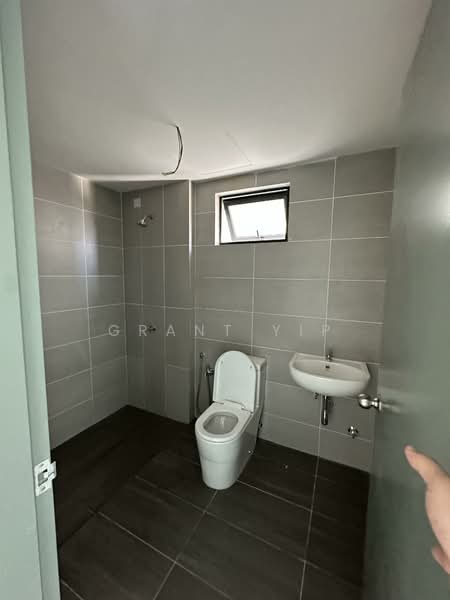 Service Residence for Sale at Parkland Residence - Grant Yip - Bathroom - PropertyGuru.com.my