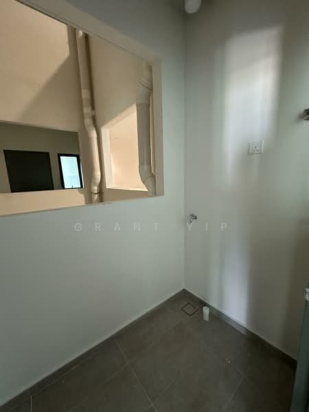 Service Residence for Sale at Parkland Residence - Grant Yip - PropertyGuru.com.my