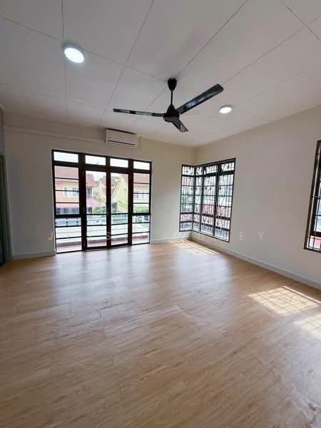 2-storey Terraced House for Sale in Bandar Seri Alam (Masai) - Jessica Boey - Living Room - PropertyGuru.com.my
