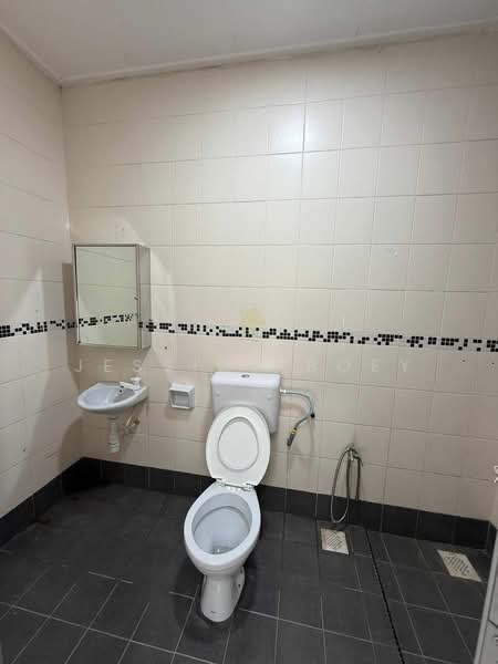 2-storey Terraced House for Sale in Bandar Seri Alam (Masai) - Jessica Boey - Bathroom - PropertyGuru.com.my