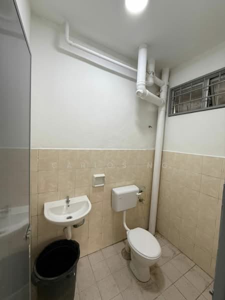 Pangsapuri untuk Disewa di Kiambang Apartment - Carlos Ng - Bathroom - PropertyGuru.com.my
