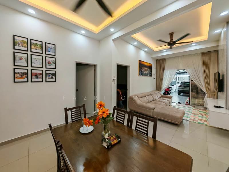Townhouse for Sale in Port Klang (Pelabuhan Klang) (Selangor) - Fazri Omar - Living Room - PropertyGuru.com.my