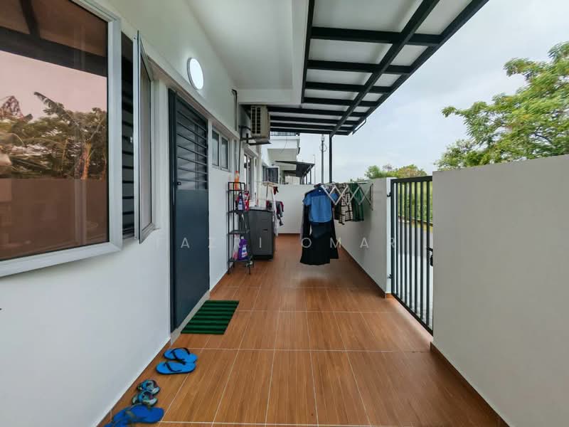 Townhouse for Sale in Port Klang (Pelabuhan Klang) (Selangor) - Fazri Omar - Balcony - PropertyGuru.com.my