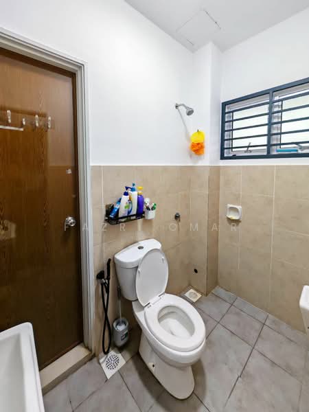 Townhouse for Sale in Port Klang (Pelabuhan Klang) (Selangor) - Fazri Omar - Bathroom - PropertyGuru.com.my