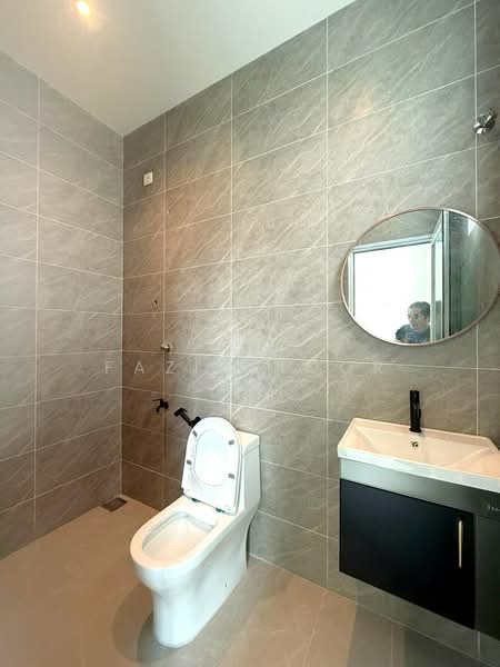 Bungalow for Sale in Sungai Merab (Dengkil) - Fazie Noor - Bathroom - PropertyGuru.com.my