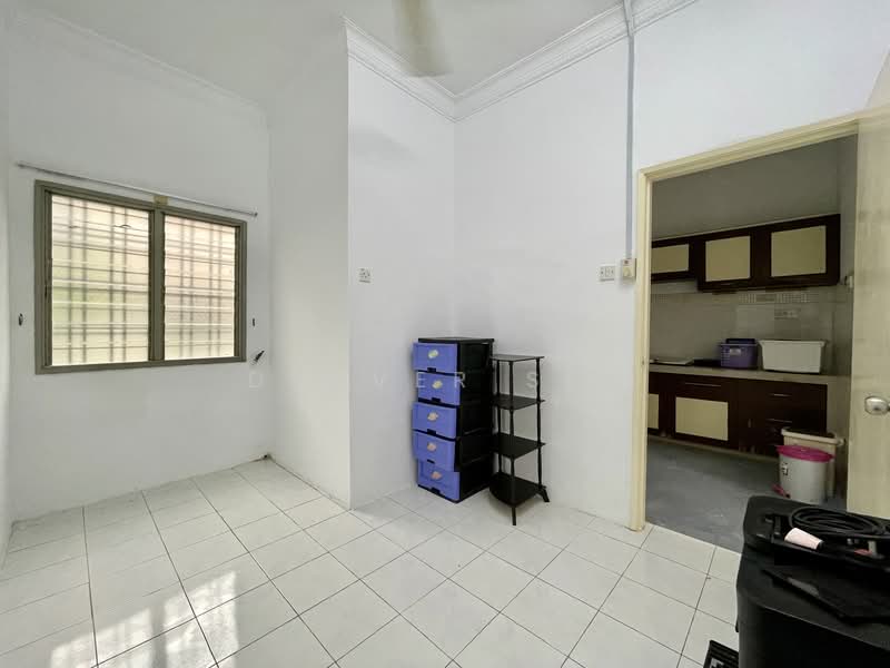 Rumah Teres 2 Tingkat untuk Dijual di Taman Taming Ria (Balakong) - Denver Sin - Kitchen - PropertyGuru.com.my