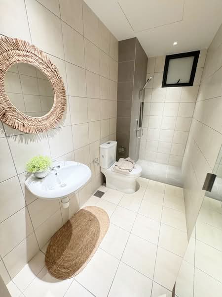 Servis Apartment untuk Dijual di Armani Residence - FM Hong - Bathroom - PropertyGuru.com.my