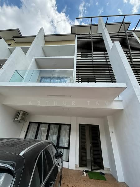 Rumah Berkembar untuk Disewa di Rawang (Selangor) - Arthur Tan - Exterior - PropertyGuru.com.my