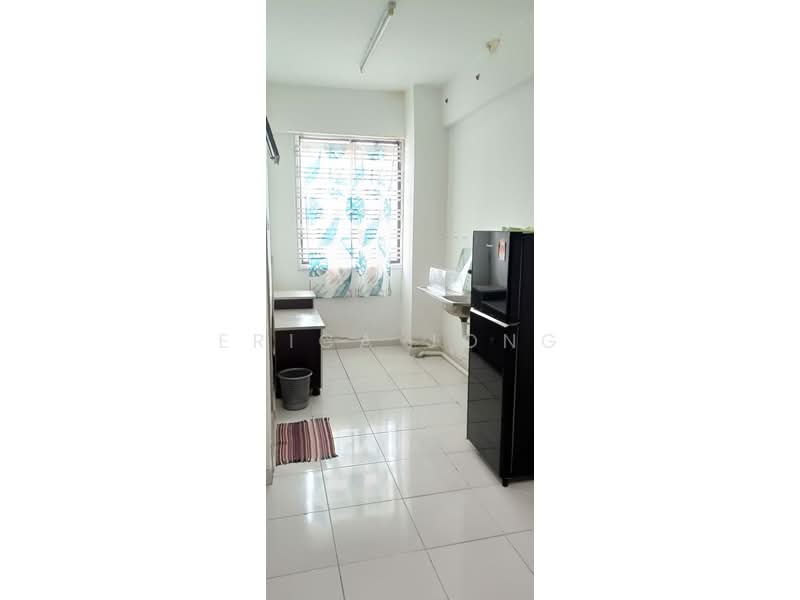 Apartment for Rent at Plaza Mentari Apartment (Taman Pelangi) - Erica Jong - Kitchen - PropertyGuru.com.my