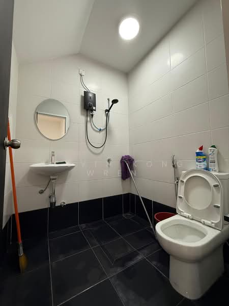 Rumah Teres 2 Tingkat untuk Disewa di Iskandar Puteri (Nusajaya) (Johor) - Kelvin Kong Wren - Bathroom - PropertyGuru.com.my