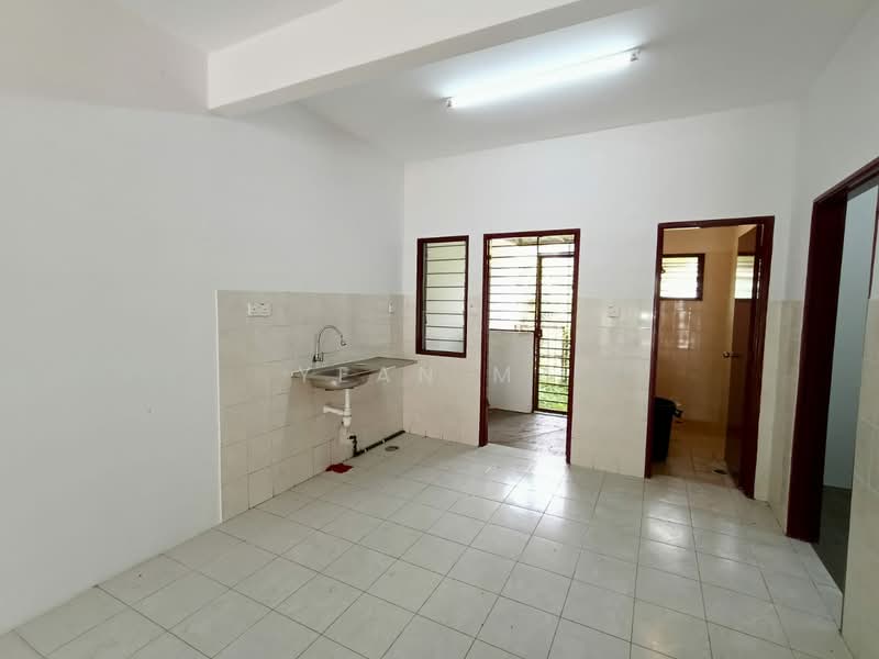 2-storey Terraced House for Rent in Rawang (Selangor) - Yean Ma - Kitchen - PropertyGuru.com.my