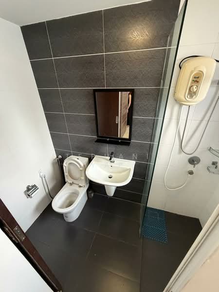 Service Residence for Rent at V@SUMMERPLACE - Stephanie Yap - Bathroom - PropertyGuru.com.my