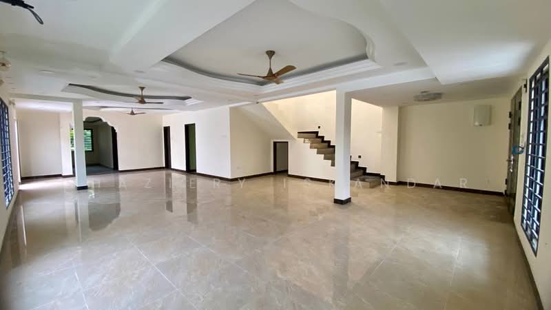 2-storey Terraced House for Sale in Bukit Jelutong (Shah Alam) - Shaziery Iskandar - Living Room - PropertyGuru.com.my