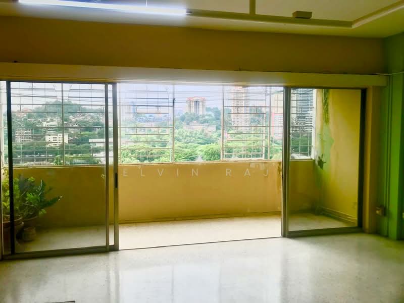 Pangsapuri untuk Dijual di Crescent Court - Elvin Raj - Balcony - PropertyGuru.com.my