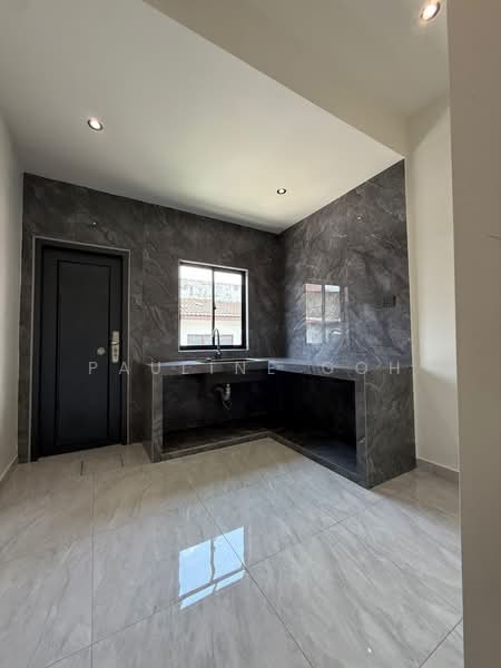 Rumah Teres 1 Tingkat untuk Dijual di Taman Ungku Tun Aminah (Skudai) - Pauline Goh - Kitchen - PropertyGuru.com.my