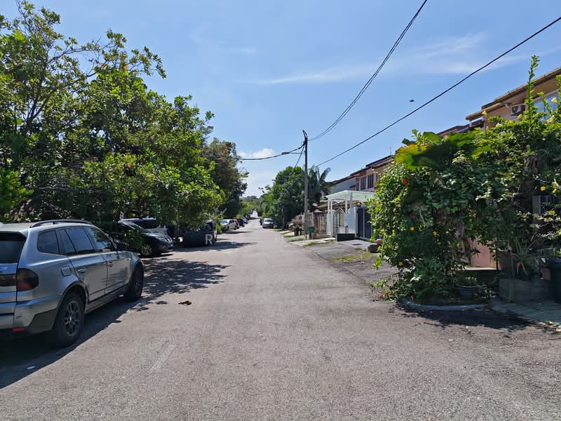 Rumah Teres 2 Tingkat untuk Dijual di Pusat Bandar Putra Permai (Seri Kembangan) - RL Han - Exterior - PropertyGuru.com.my